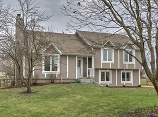 20195 Beverly St, Stilwell, KS 66085
