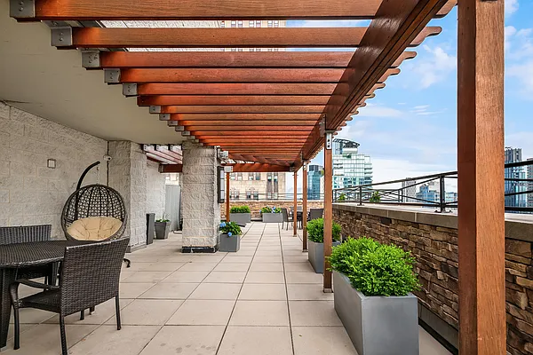 Rented by Compass | media 45