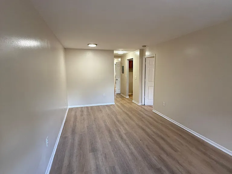 1051 Cauldwell Ave #1 — Photo 4