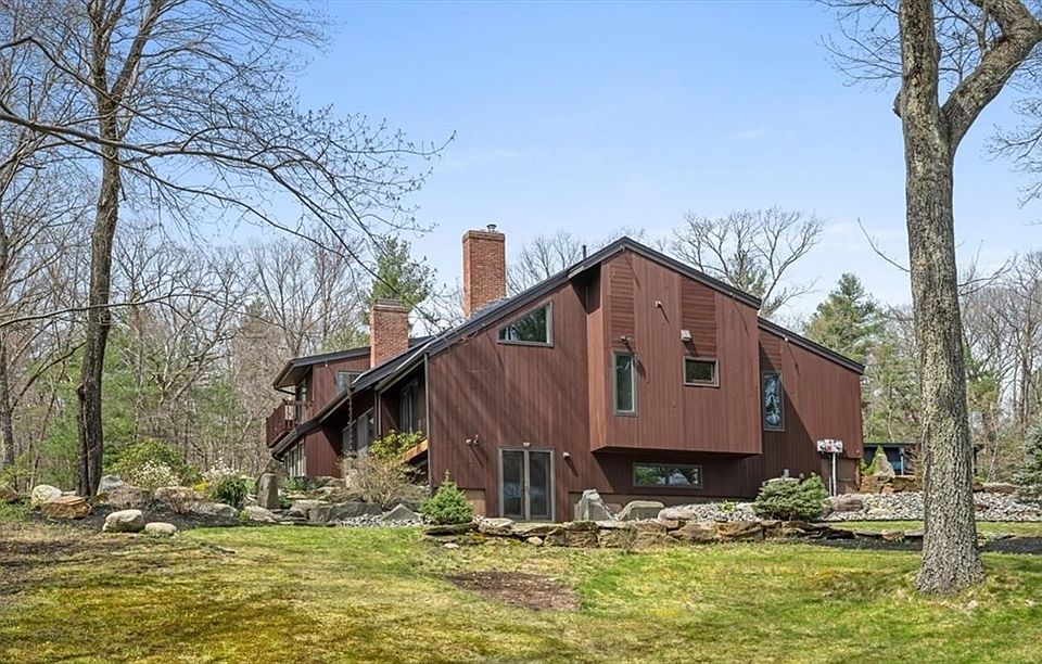 335 Crawford St, Northborough, MA 01532 Zillow