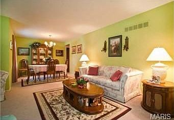 3rd image of 1243 Kingsford Dr
