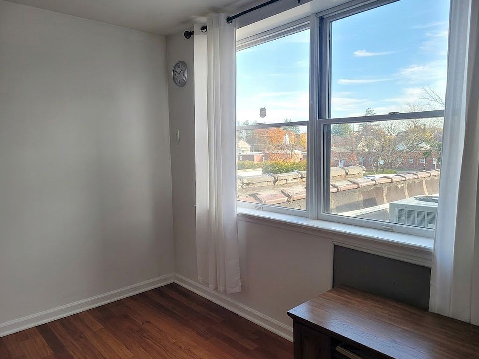 1st image of 135 Westwood Ave Floor 2