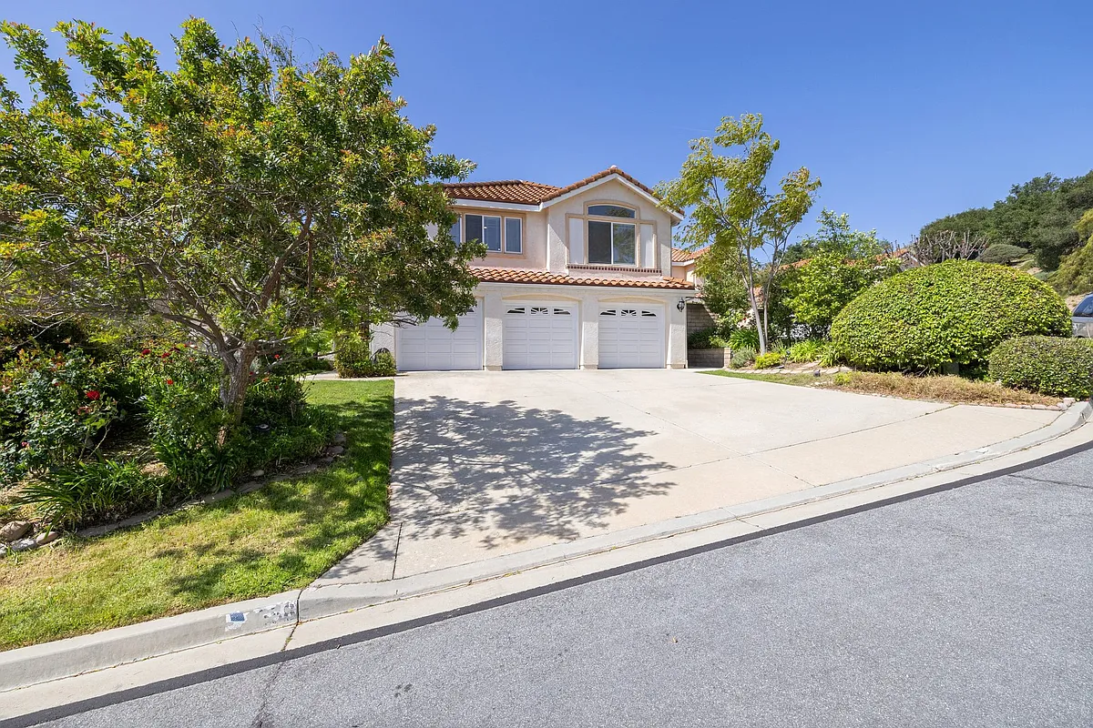 Building Photo - 658 Elevar Ct