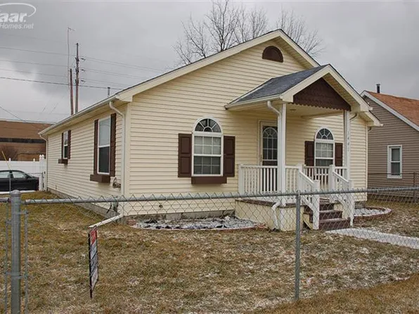 1441 Allen St, Burton, MI 48529