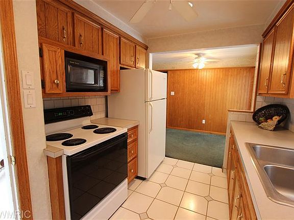 4th image of 10451 Mary Ann St