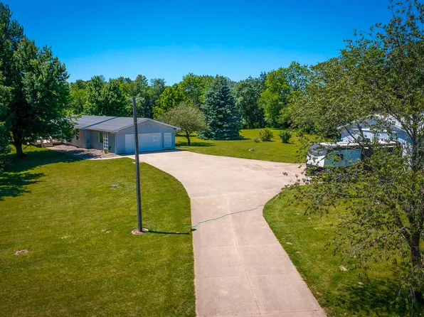 1323 274th Ln, Boone, IA 50036