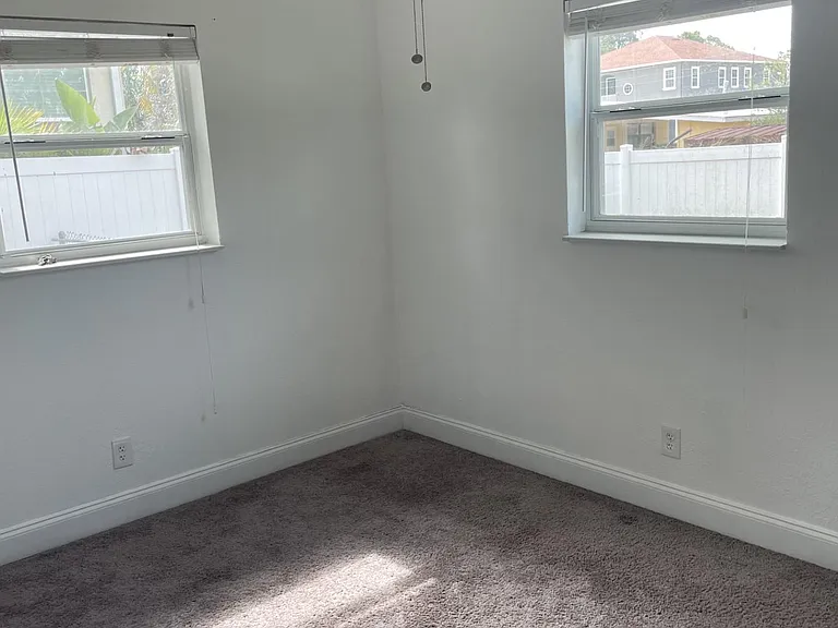4723 W Fairview Hts — Photo 21
