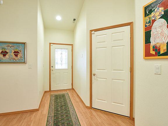 5th image of 352 NE Fircrest Pl