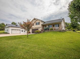 N2474 Van Matre Ln, Monroe, WI 53566