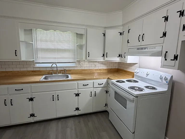 137 Honeysuckle Dr #B — Photo 2