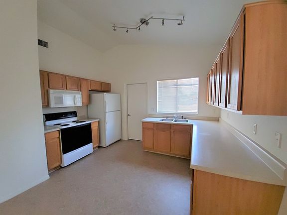 5th image of 6013 S Galiuro Dr