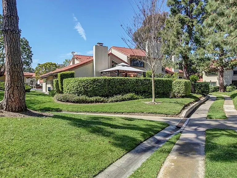 18351 Gum Tree Ln — Photo 24