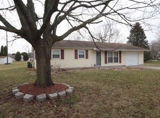 29 Sunnycrest Dr, Osceola, IN 46561