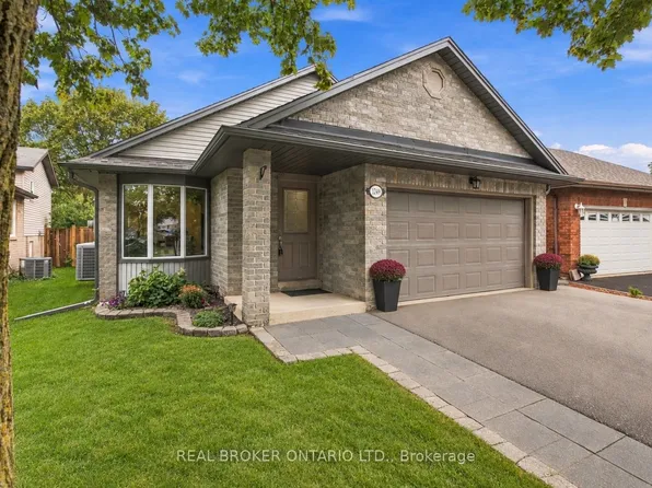 1249 Thorpe Rd, Burlington, ON L7S 2C9