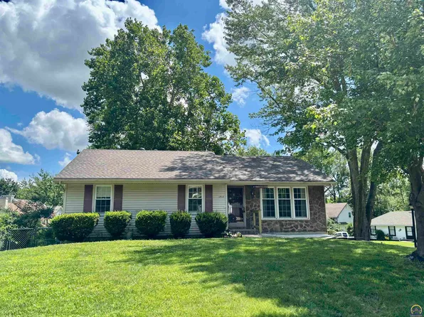 1813 Thornton St, Leavenworth, KS 66048