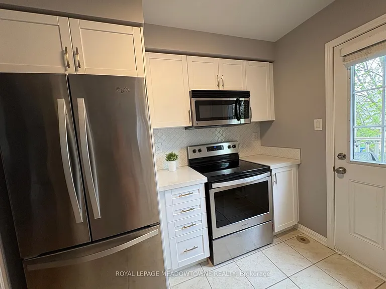 774 Shortreed Cres — Photo 8