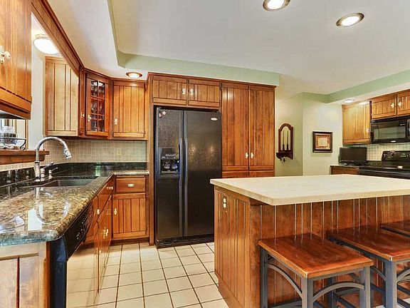 5th image of 2415 Wildwood Dr