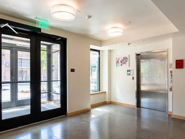Arbora Court — Photo 24
