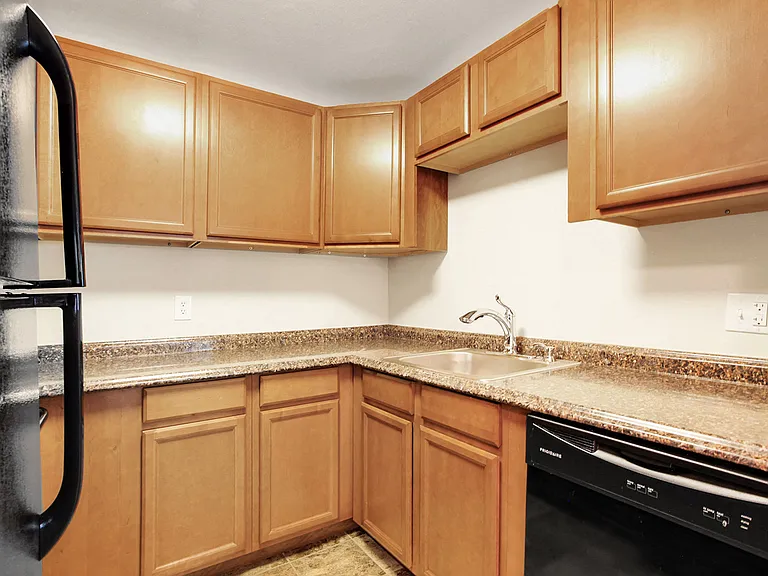 Miners Mesa Apartments — Photo 11
