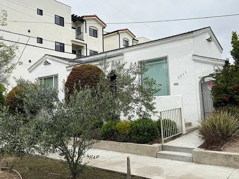 5907 Pickford St — Photo 2