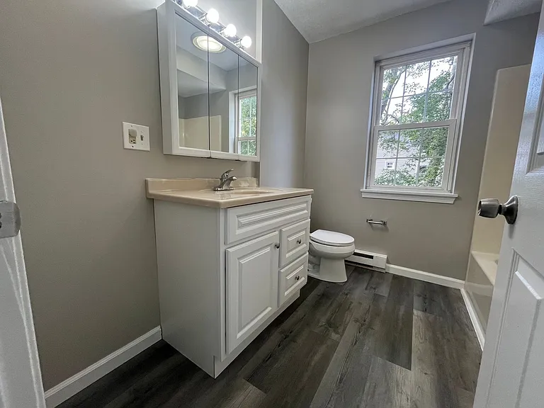 96 Maple St — Photo 11