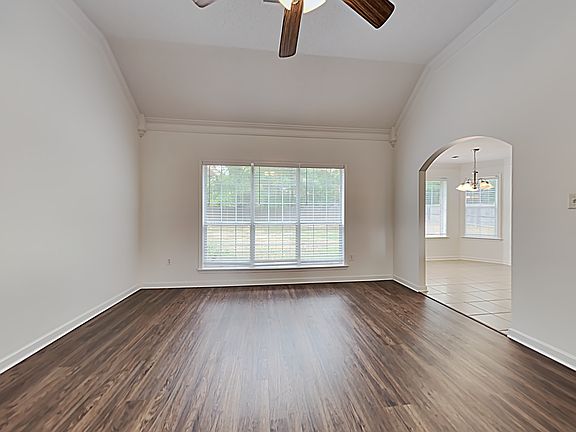 2nd image of 4045 Sidlehill Dr