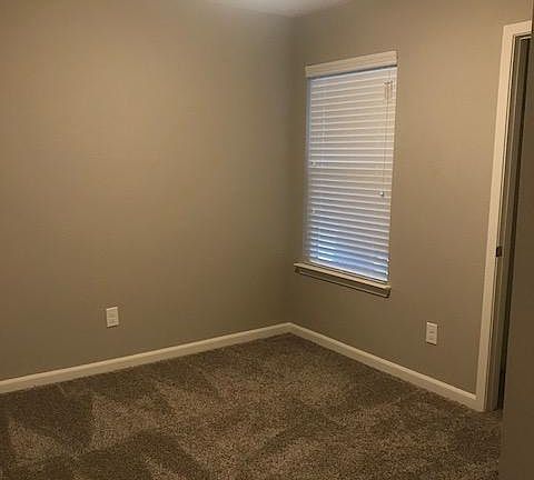 Den w/ Closet - can be used as a 2nd bedroom