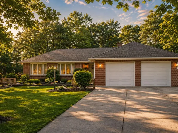 130 Woodland Hickory Ct, Valparaiso, IN 46385