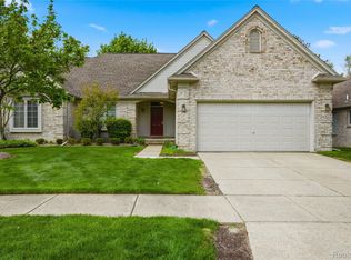 1945 Avalon Dr, Sterling Heights, MI 48310