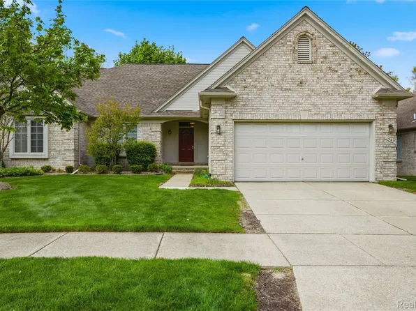 1945 Avalon Dr, Sterling Heights, MI 48310