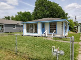 434 9th St, Hempstead, TX 77445