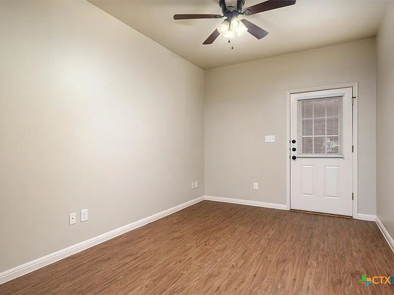 165 S Guadalupe St #212 — Photo 5