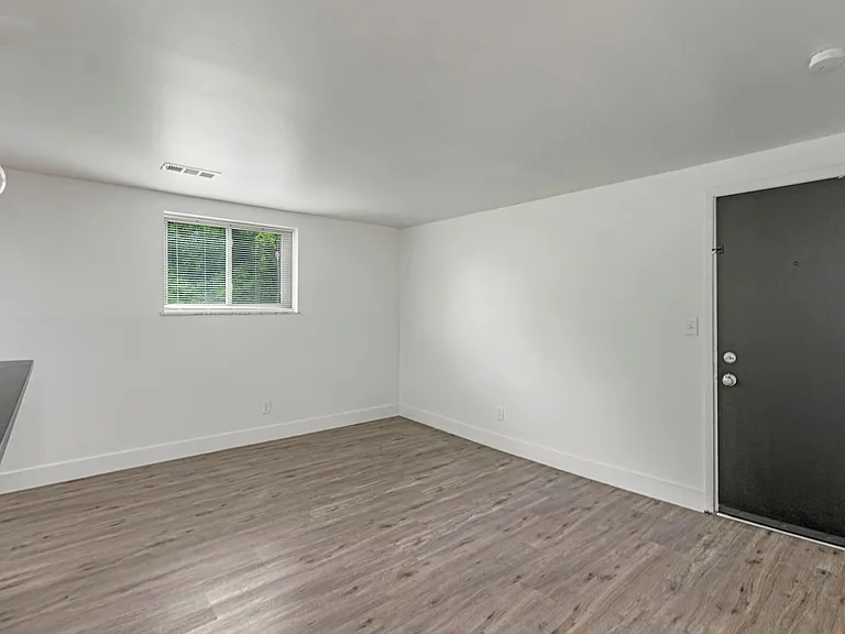 8 Bordeaux Dr #1 — Photo 12