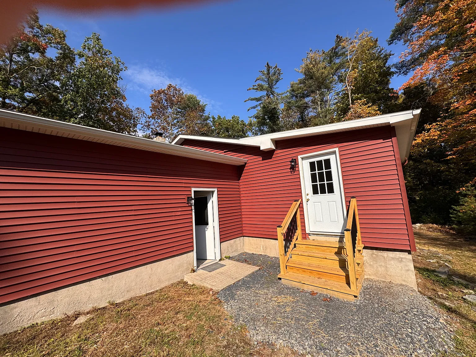 3 bed, 1.5 bath, 1200 sqft, $2,100 — Photo 3