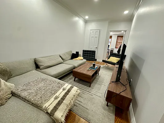 Rented by Building Equity Real Estate LLC | media 8