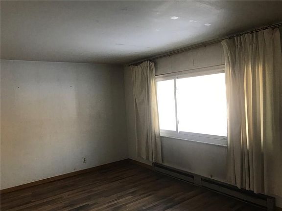 3rd image of 1301 N Furman Ave