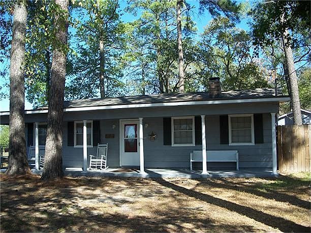 1st image of 18204 Lake Dr E