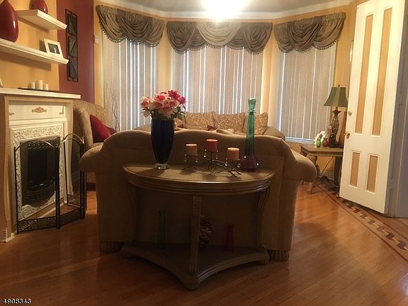 5th image of 554-556 Highland Ave