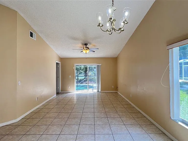 1547 Oak Hill Trl — Photo 8