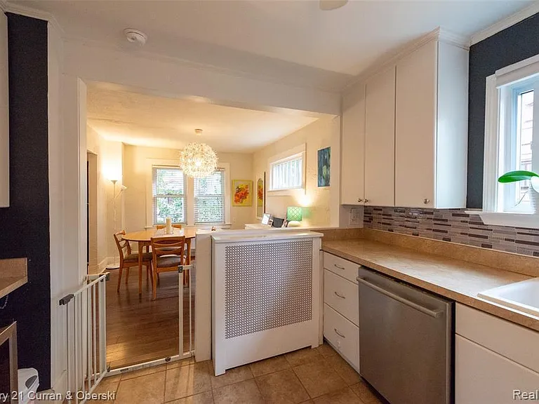 523 E Farnum Ave — Photo 19