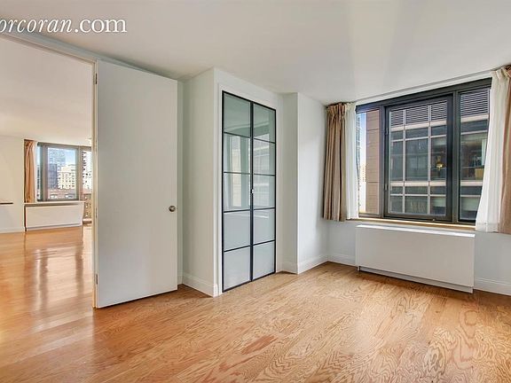 4th image of 161 W 61st St APT 12C