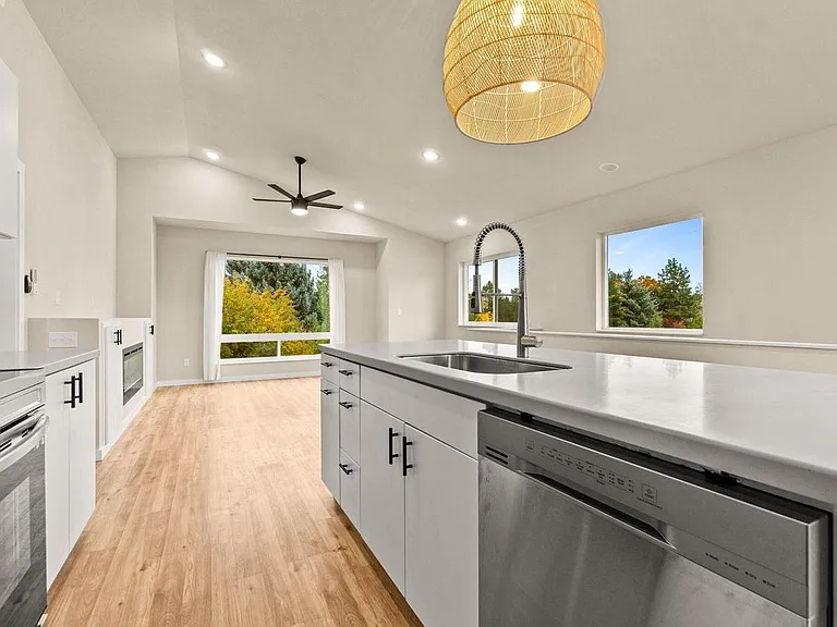 20366 Silver Sage St — Photo 10