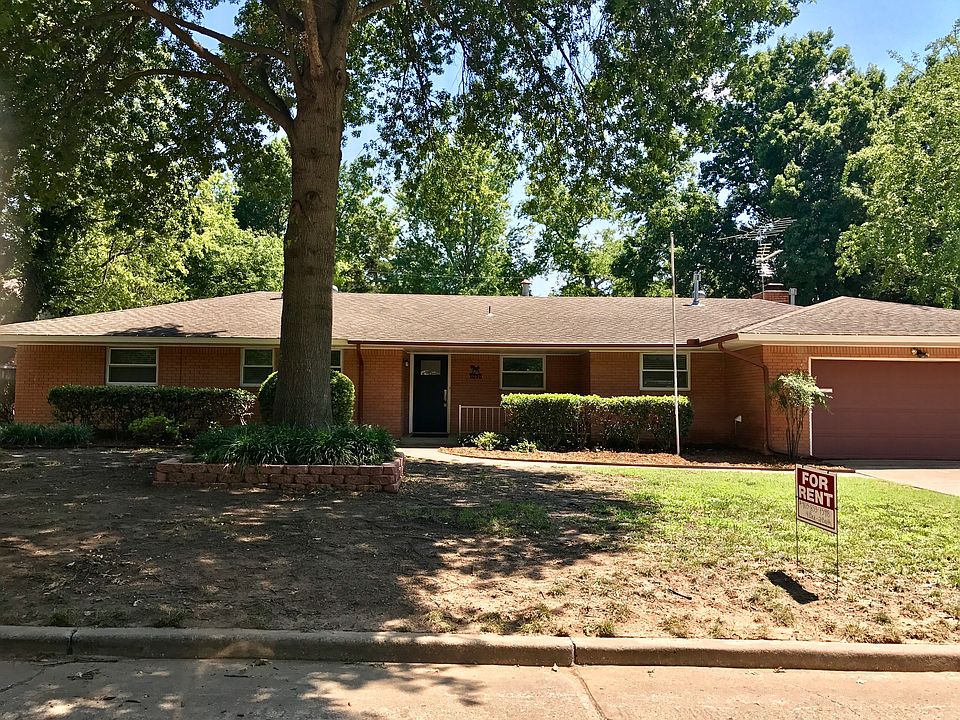 Campus property on quiet cul de sac