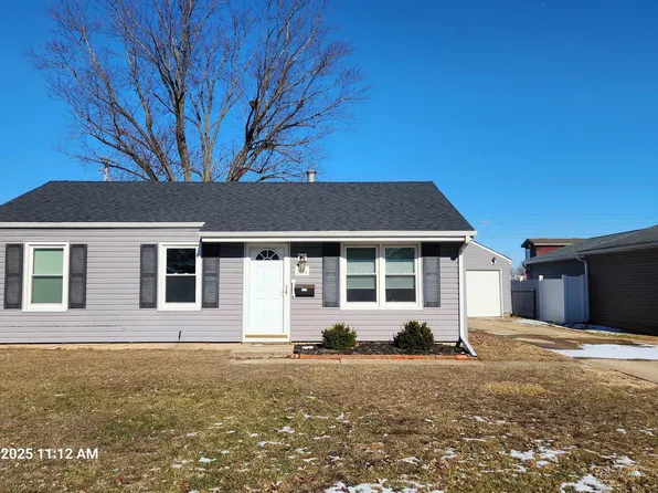 1509 W Leonard Dr, Chillicothe, IL 61523