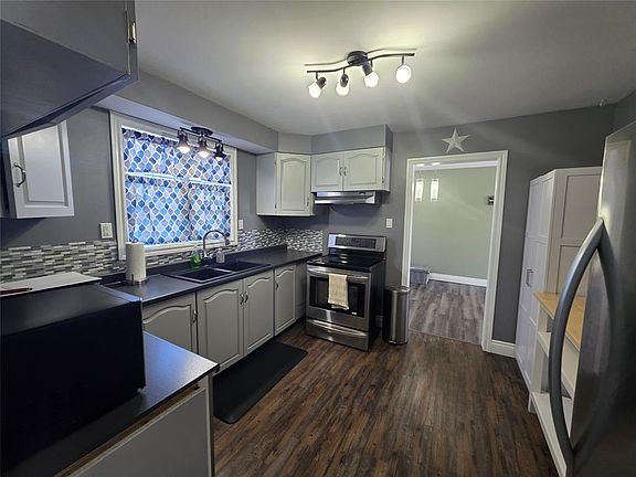 5th image of 23 Banting Avenue