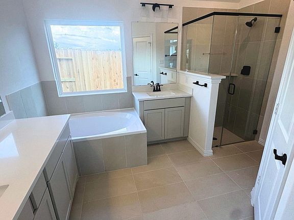 3rd image of 2156 Shady Glen Ln