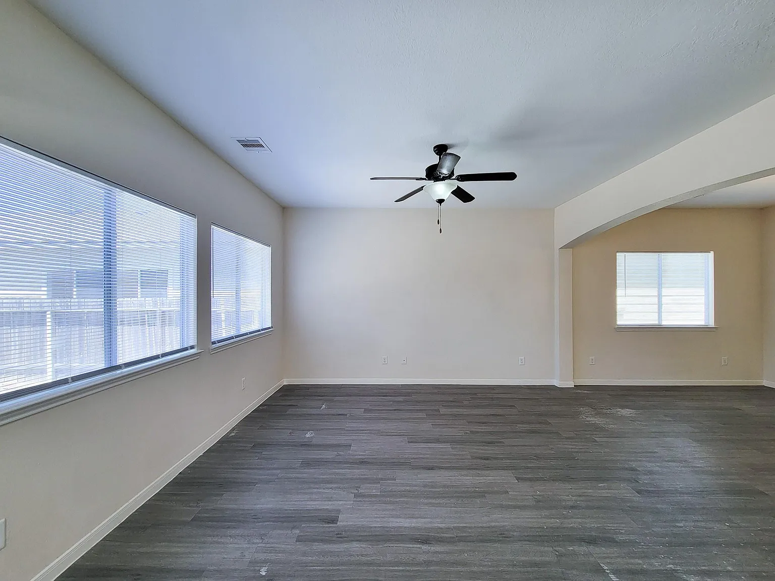 4 bed, 1844 sqft, $1,950 — Photo 3