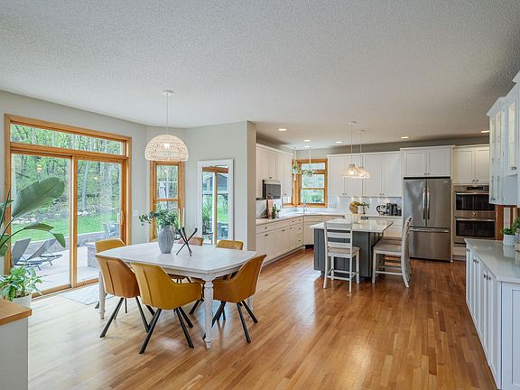2nd image of 9086 Wildwood Cir