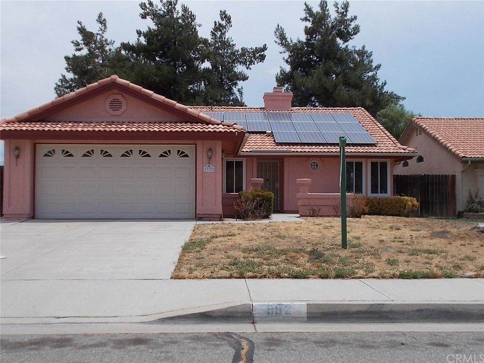 1st image of 992 Gloria Dr
