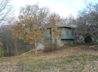 8939 Longview Dr, Ozawkie, KS 66070